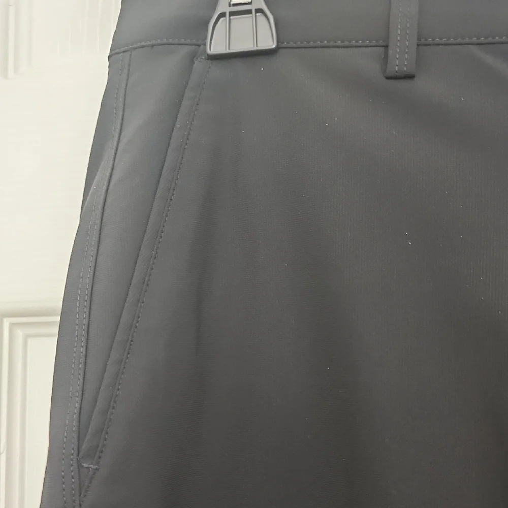 Greg Norman Collection Black Stretch Shorts - Picture 4 of 12